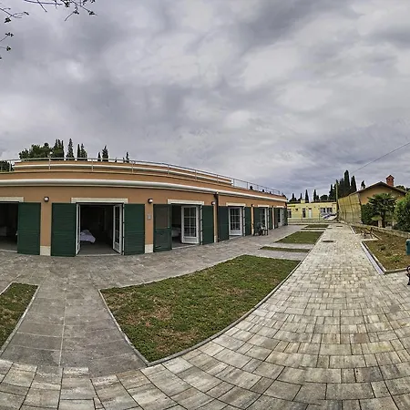 Hotel Vila Pacug