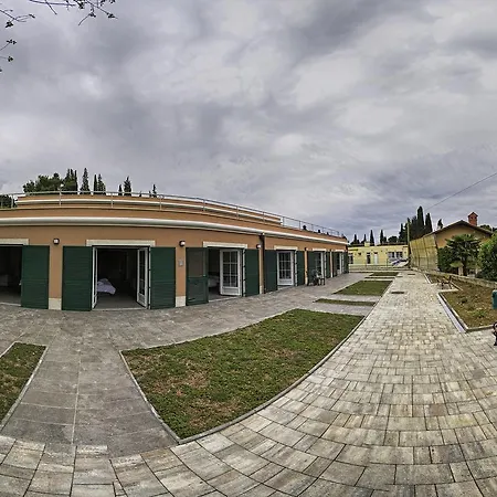 Hotel Vila Pacug