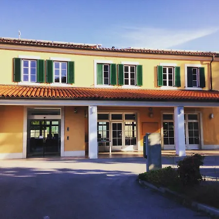 Vila Pacug Hotel